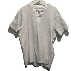 Guess V-Neck T-Shirt Color: White Size:XL